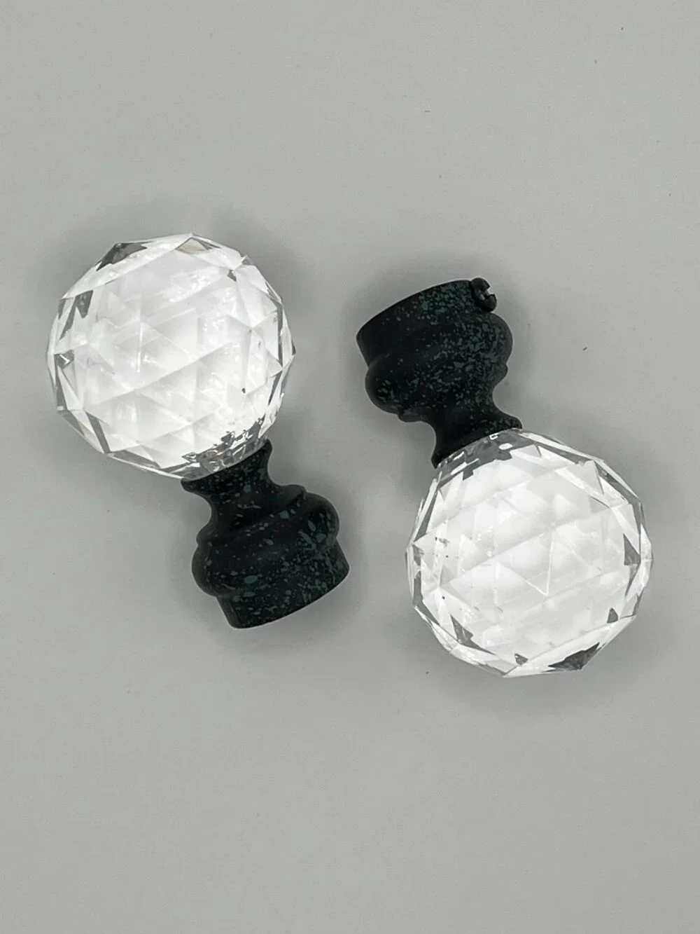 Pair Faceted Acrylic Crystal Ball Finials Green Speckled Base Curtain Lamp Rod
